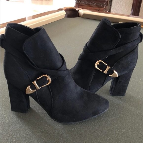 Shoes - ❌SOLD❌Black Booties w/Gold Buckle 38 NIB